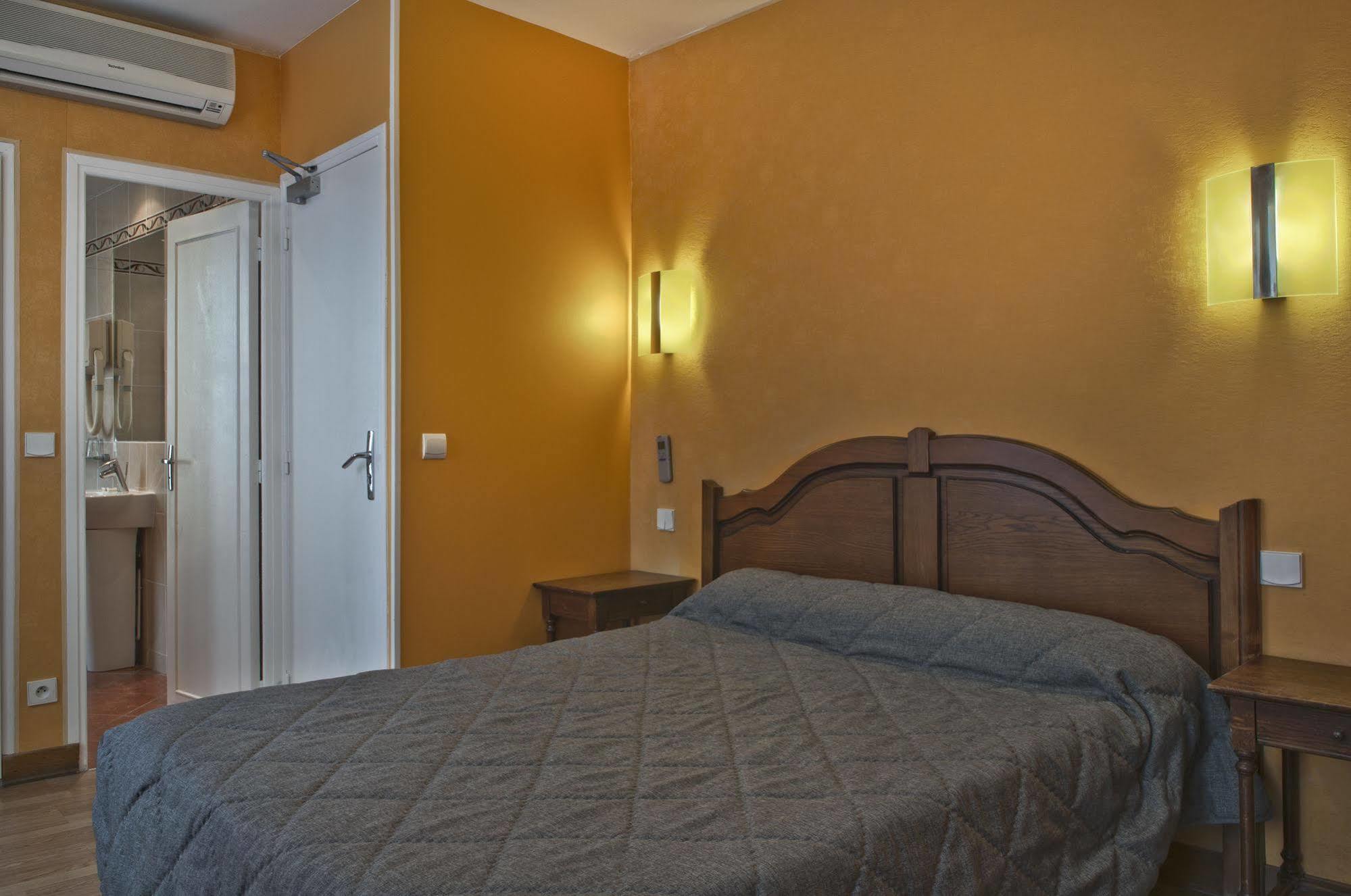 Hotel Du Commerce Париж Экстерьер фото